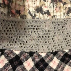 Tried-color infinity scarf